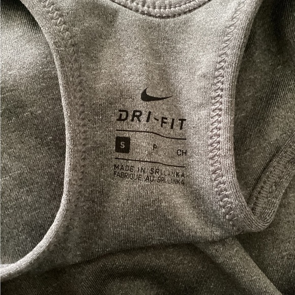 NIKE Swoosh Medium Support sports bra EUC - Picture 6 of 7